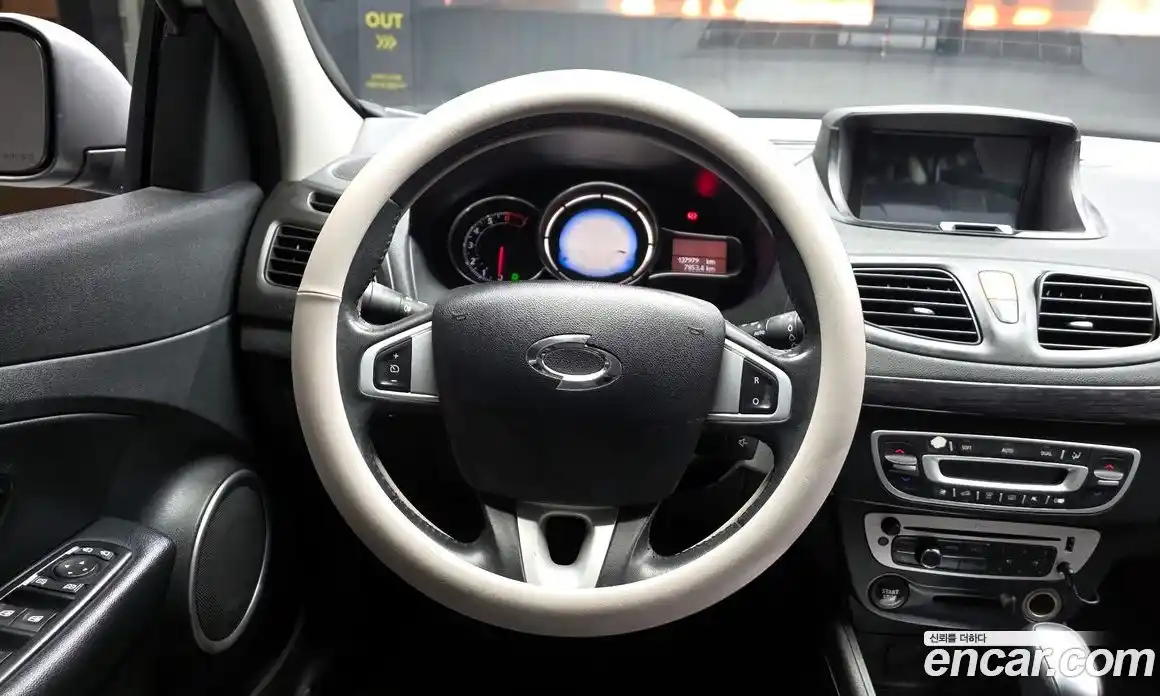 Renault SM3 2015 1.6 Автомат в Москве № 276044, фото 11