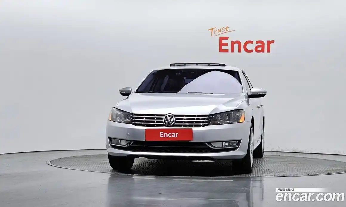 Volkswagen Passat 2013 2.0 Автомат в Москве № 277438, фото 16