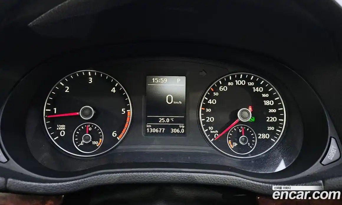 Volkswagen Passat 2013 2.0 Автомат в Москве № 277438, фото 17