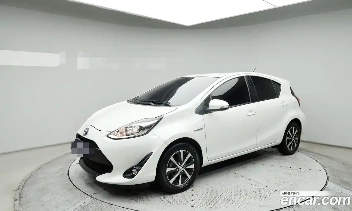 Toyota Prius 2019 1.5 Автомат в Москве № 279768, фото 11