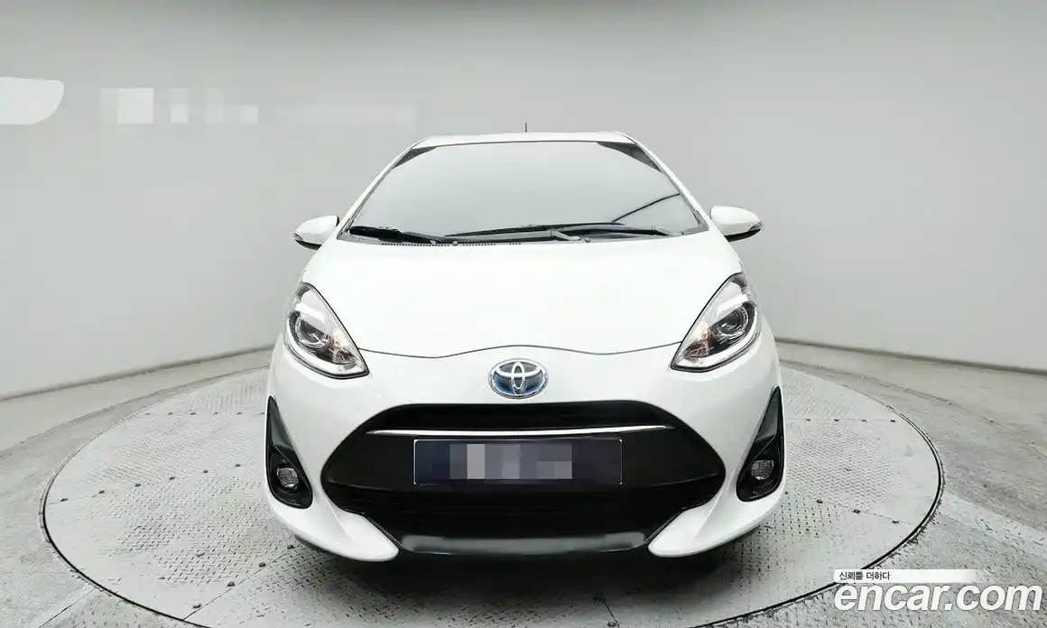 Toyota Prius 2019 1.5 Автомат в Москве № 279768, фото 12