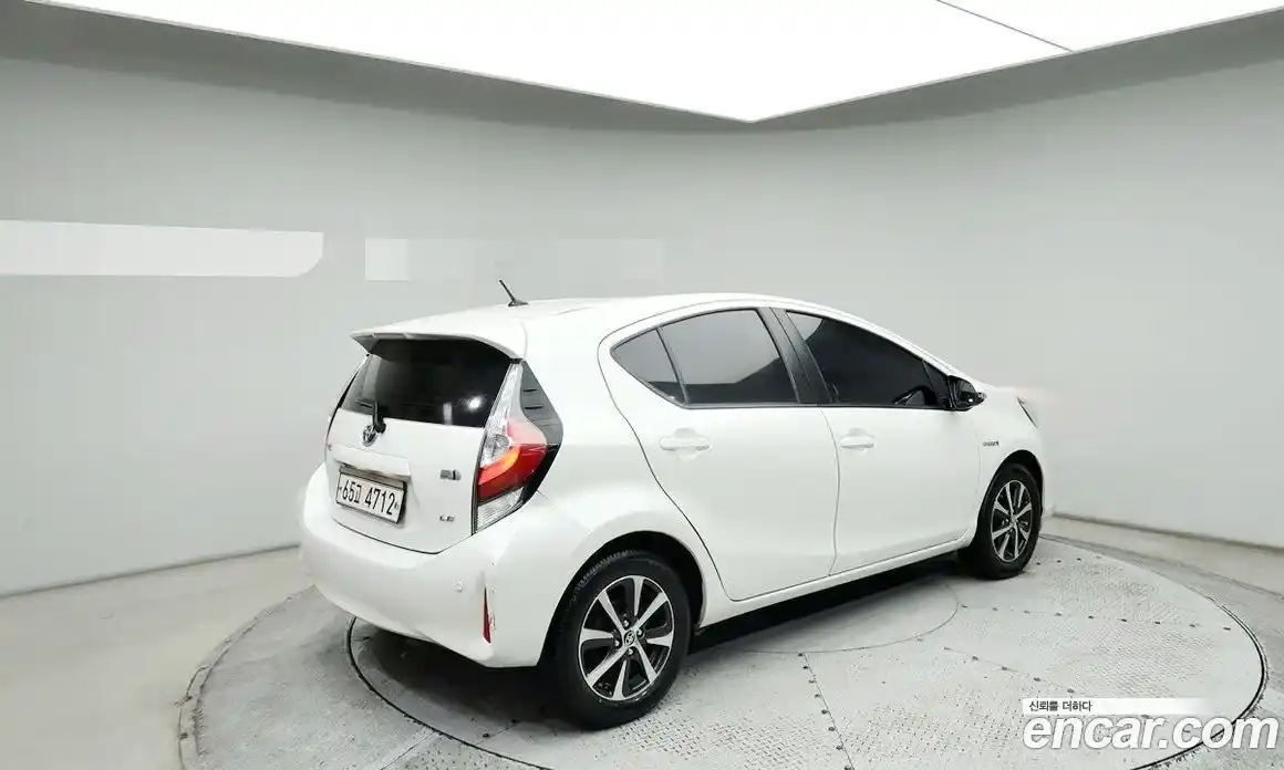 Toyota Prius 2019 1.5 Автомат в Москве № 279768, фото 13