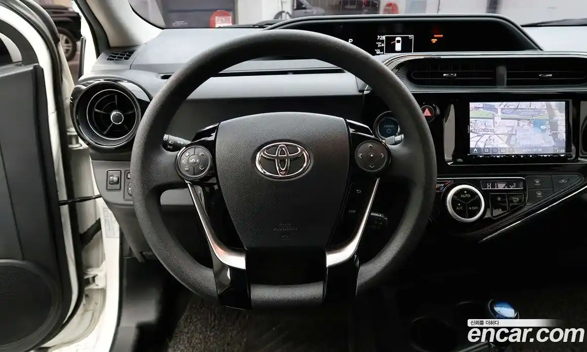 Toyota Prius 2019 1.5 Автомат в Москве № 279768, фото 14
