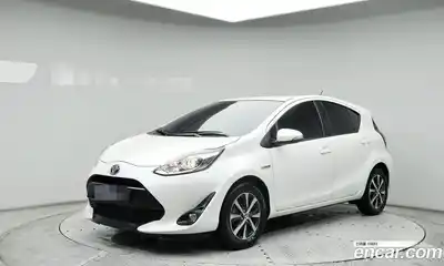 Toyota Prius 2019 1.5 Автомат в Москве № 279768, миниатюра 3