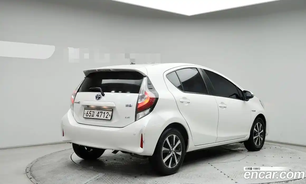 Toyota Prius 2019 1.5 Автомат в Москве № 279768, фото 4