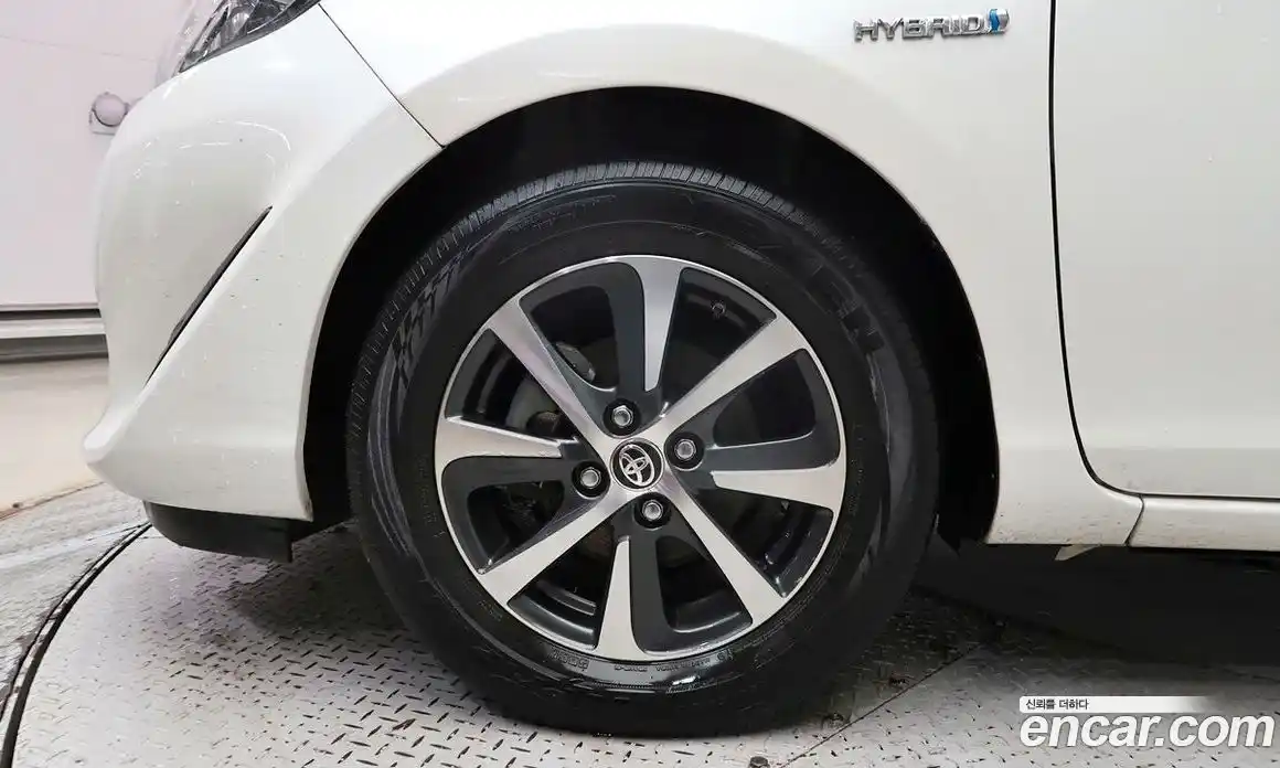 Toyota Prius 2019 1.5 Автомат в Москве № 279768, фото 5