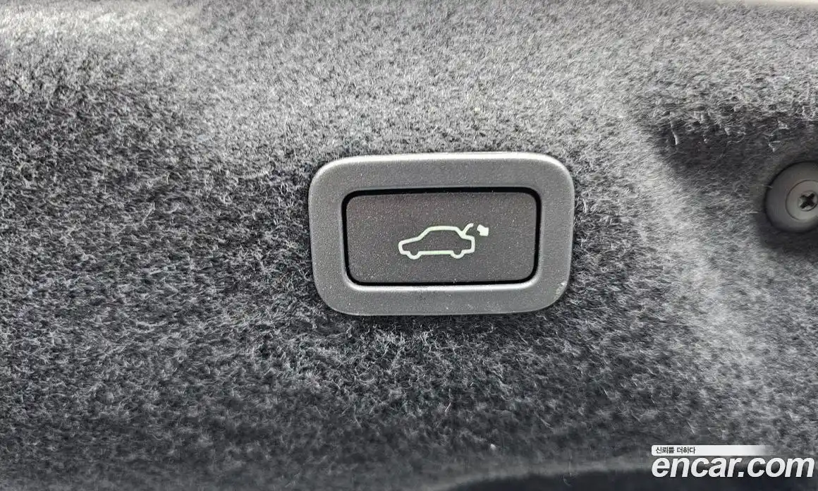 Jaguar XE 2016 2.0 Автомат в Москве № 283840, фото 17