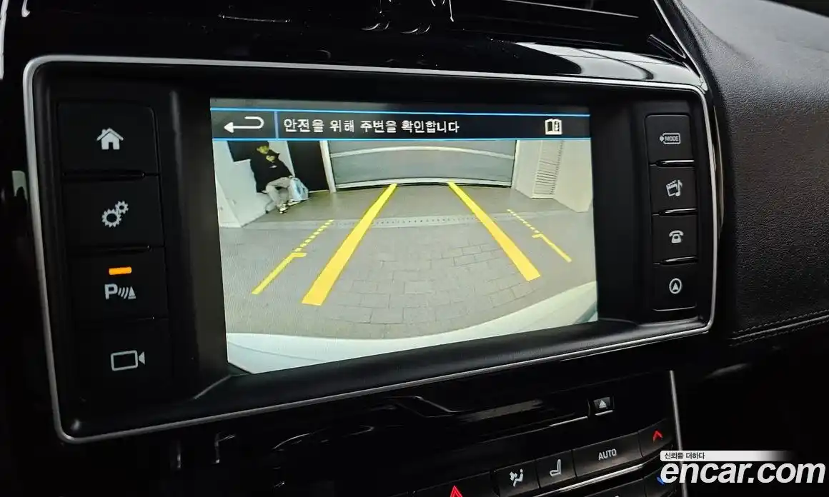 Jaguar XE 2016 2.0 Автомат в Москве № 283840, фото 4