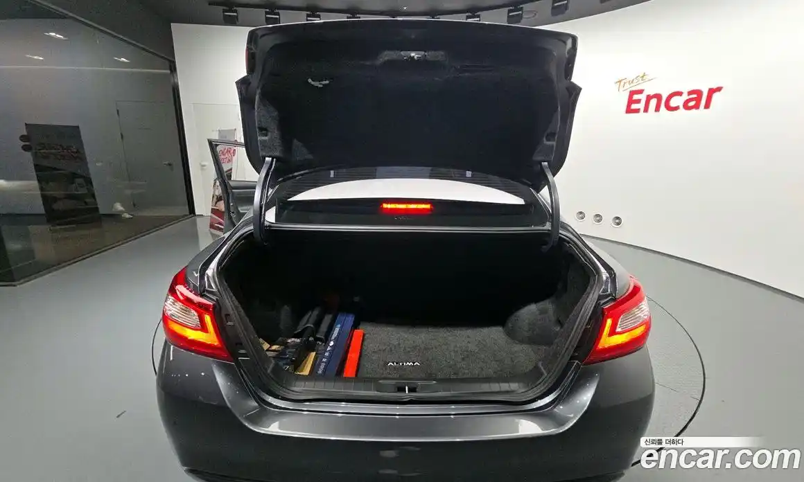 Nissan Altima 2017 2.5 Автомат в Москве № 285053, фото 14