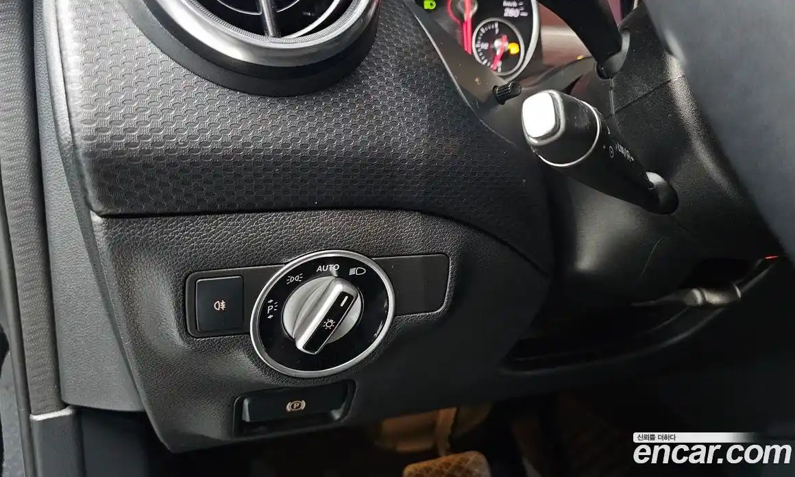 Mercedes-Benz A-Class 2017 1.6 Автомат в Москве № 311496, фото 15