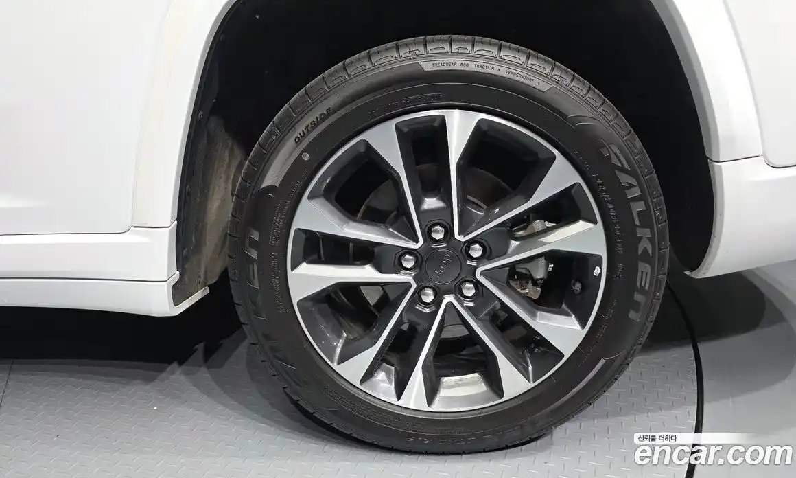 Jeep Cherokee 2022 3.6 Автомат в Москве № 330075, фото 10