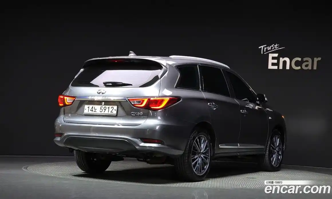 Infiniti QX60 2017 3.5 Автомат в Москве № 331640, фото 4
