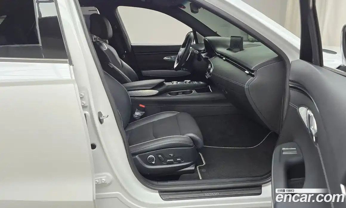Genesis GV70 2023 2.5 Автомат в Москве № 385937, фото 11