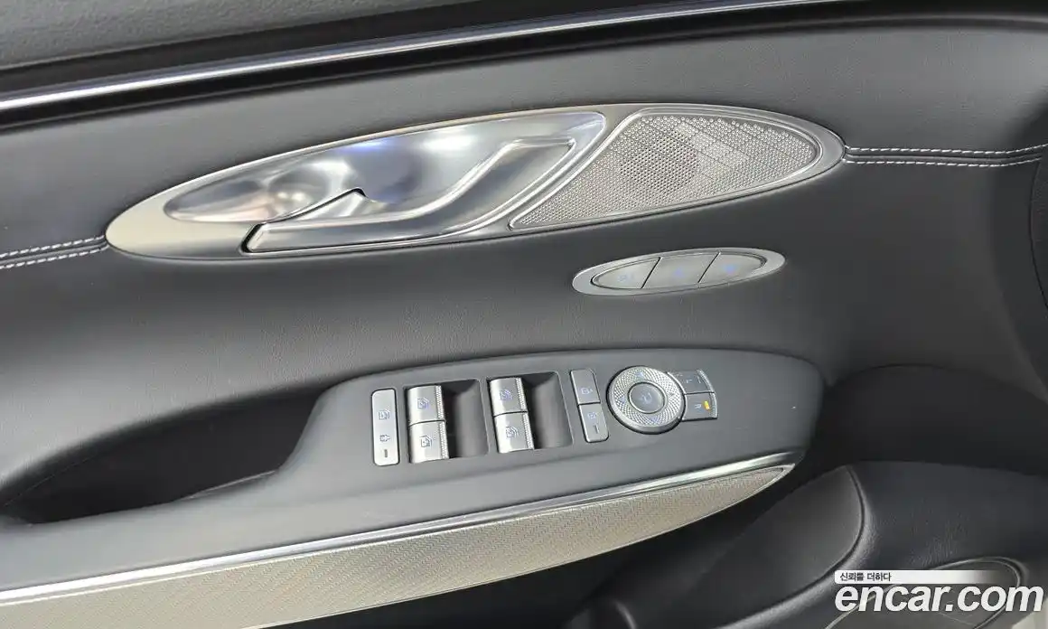 Genesis GV70 2023 2.5 Автомат в Москве № 385937, фото 18