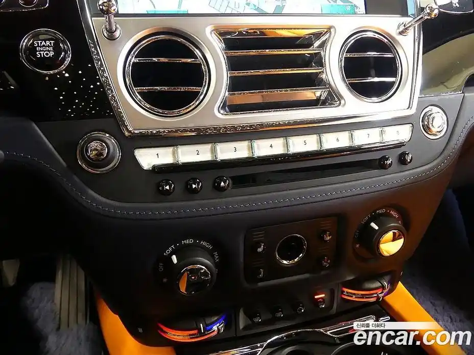 Rolls-Royce Wraith 2017 6.6 Автомат в Москве № 387379, фото 14