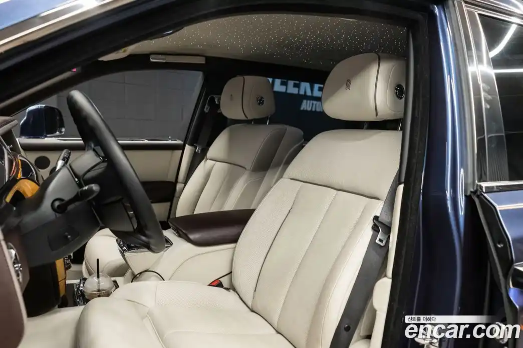 Rolls-Royce Phantom 2018 6.7 Автомат в Москве № 407371, фото 6