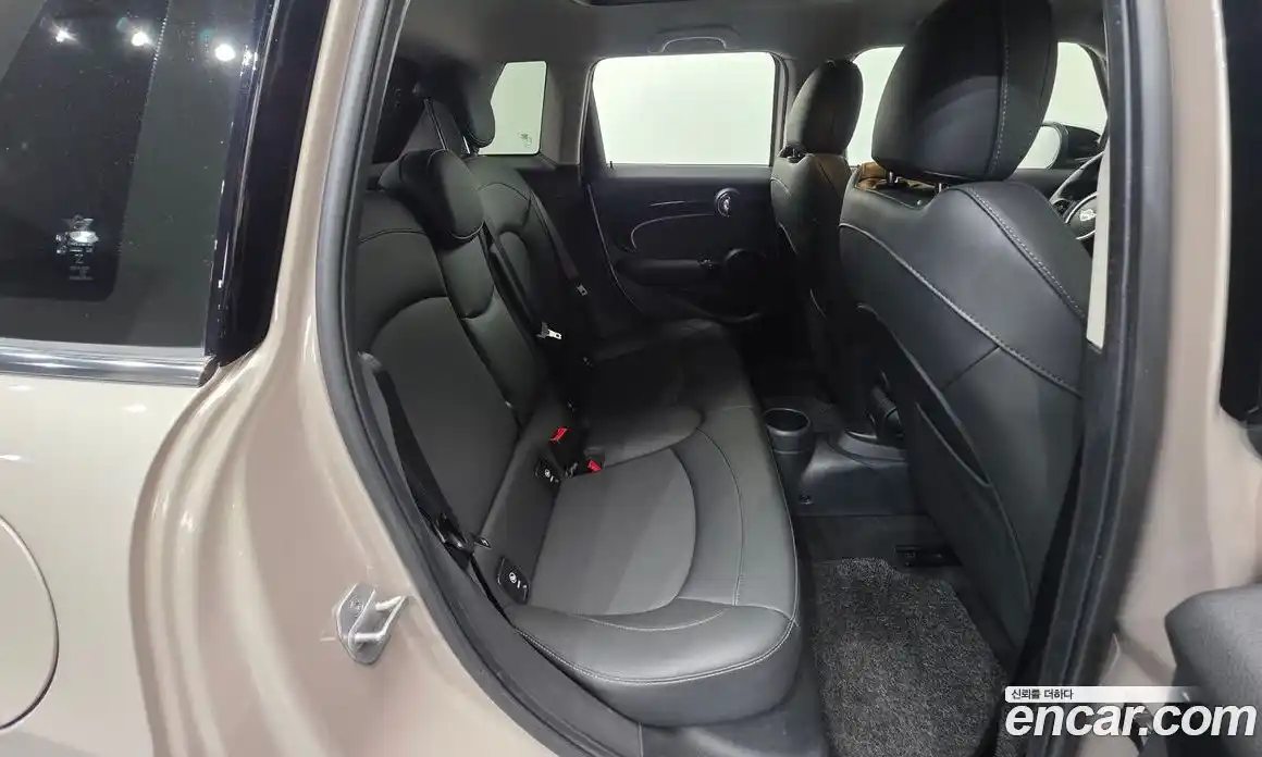 Mini Cooper 2022 1.5 Автомат в Москве № 471772, фото 19