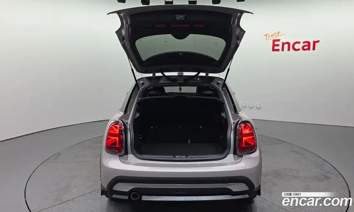 Mini Cooper 2022 1.5 Автомат в Москве № 471772, фото 20