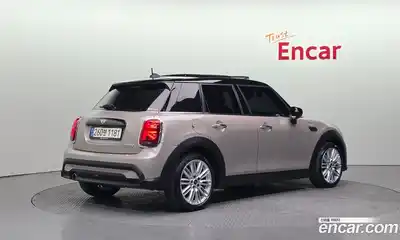 Mini Cooper 2022 1.5 Автомат в Москве № 471772, миниатюра 2
