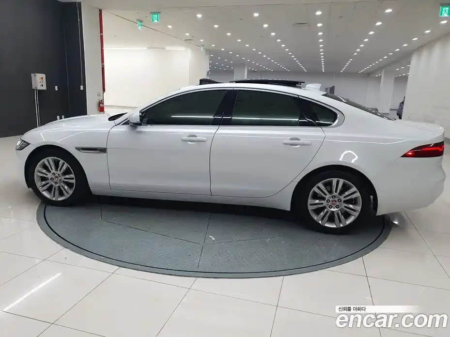 Jaguar XF 2017 3.0 Автомат в Москве № 474227, фото 19