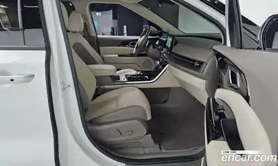 Kia Canival 2023 3.5 Автомат в Москве № 51384, миниатюра 11