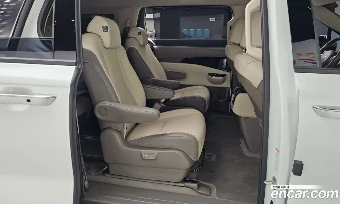 Kia Canival 2023 3.5 Автомат в Москве № 51384, фото 12