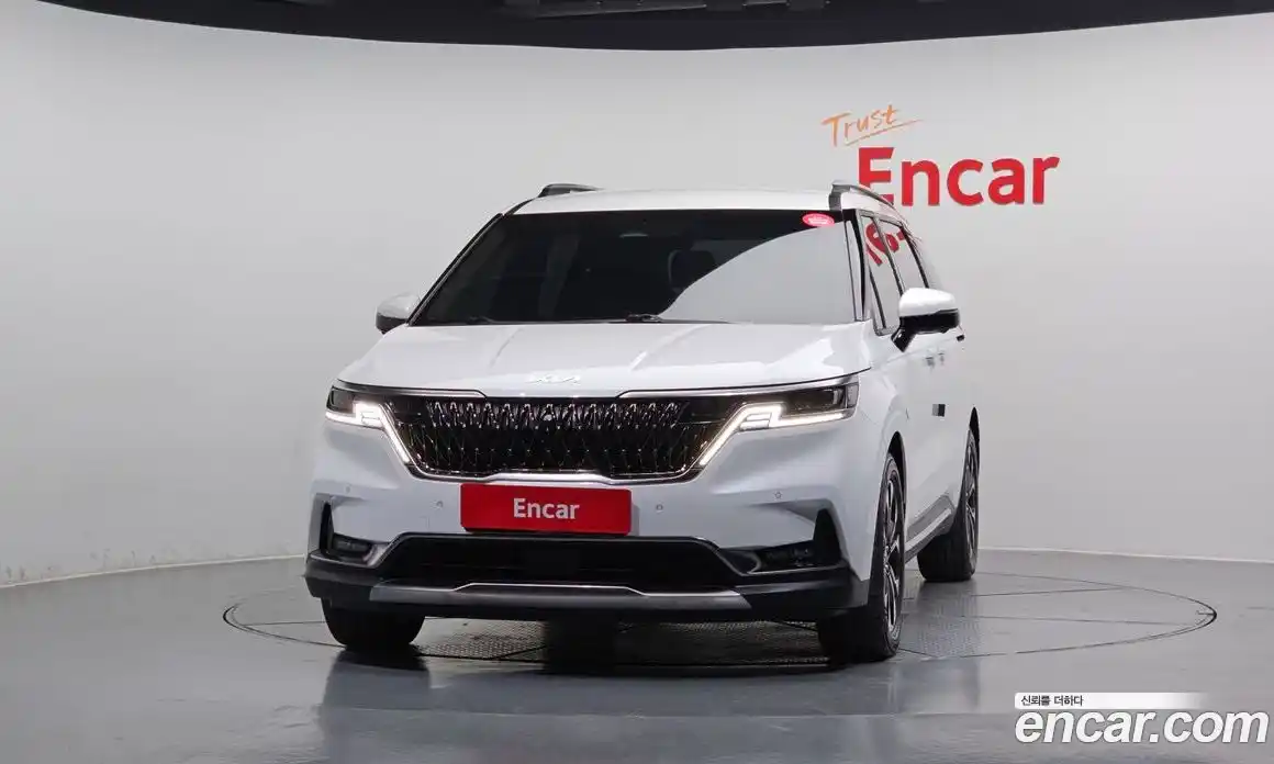 Kia Canival 2023 3.5 Автомат в Москве № 51384, фото 3