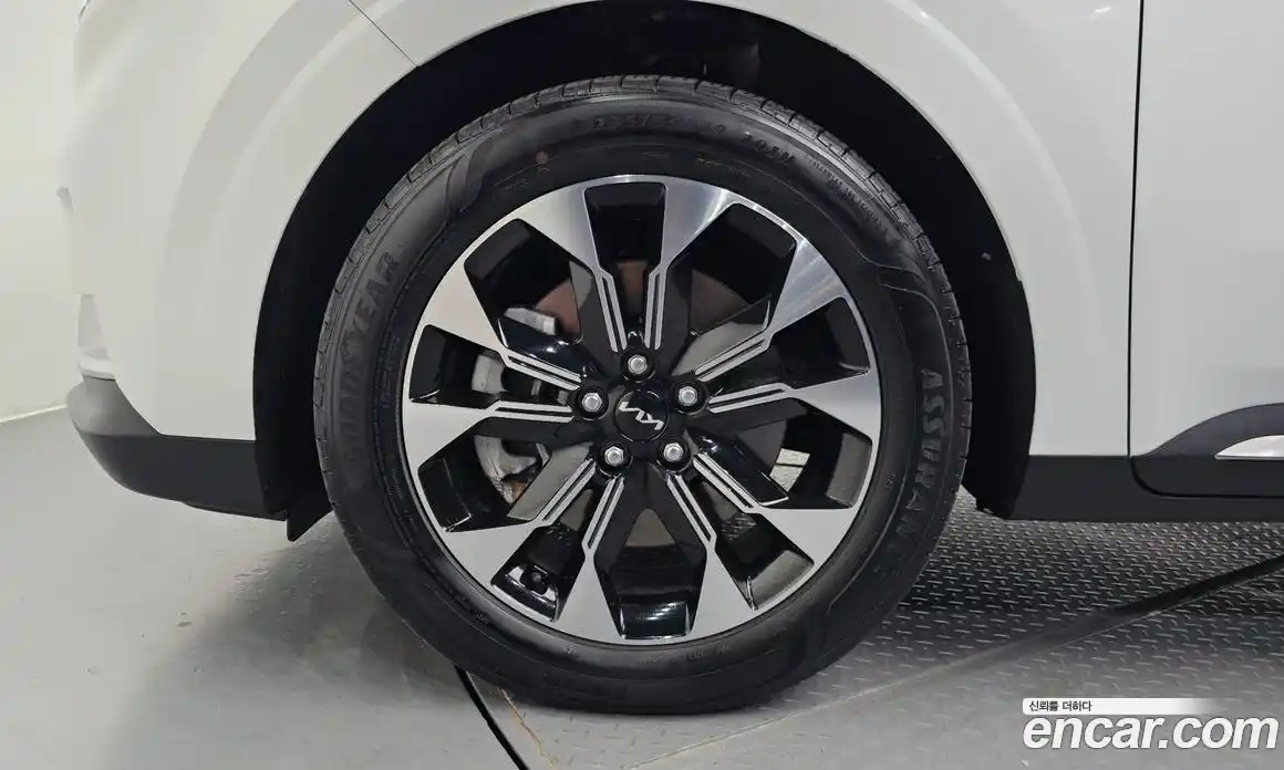 Kia Canival 2023 3.5 Автомат в Москве № 51384, фото 5