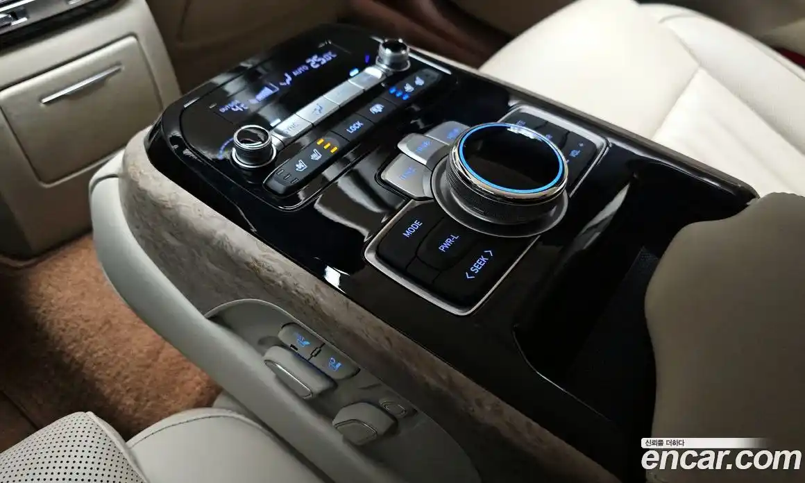 Genesis G90 2019 3.3 Автомат в Москве № 58245, фото 19