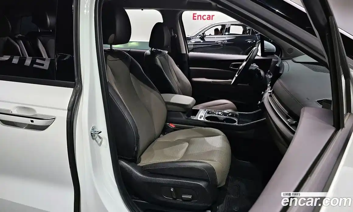 Kia Canival 2025 3.5 Автомат в Москве № 9560, фото 3