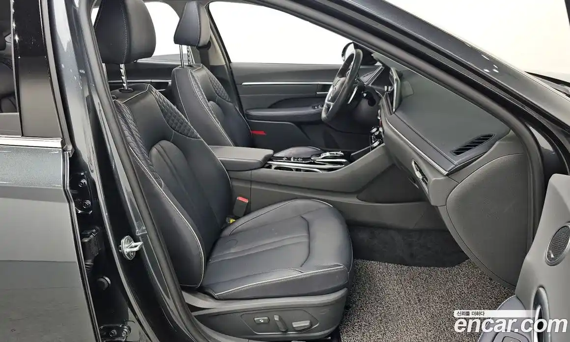 Hyundai Sonata 2021 1.6 Автомат в Москве № 109419, фото 9