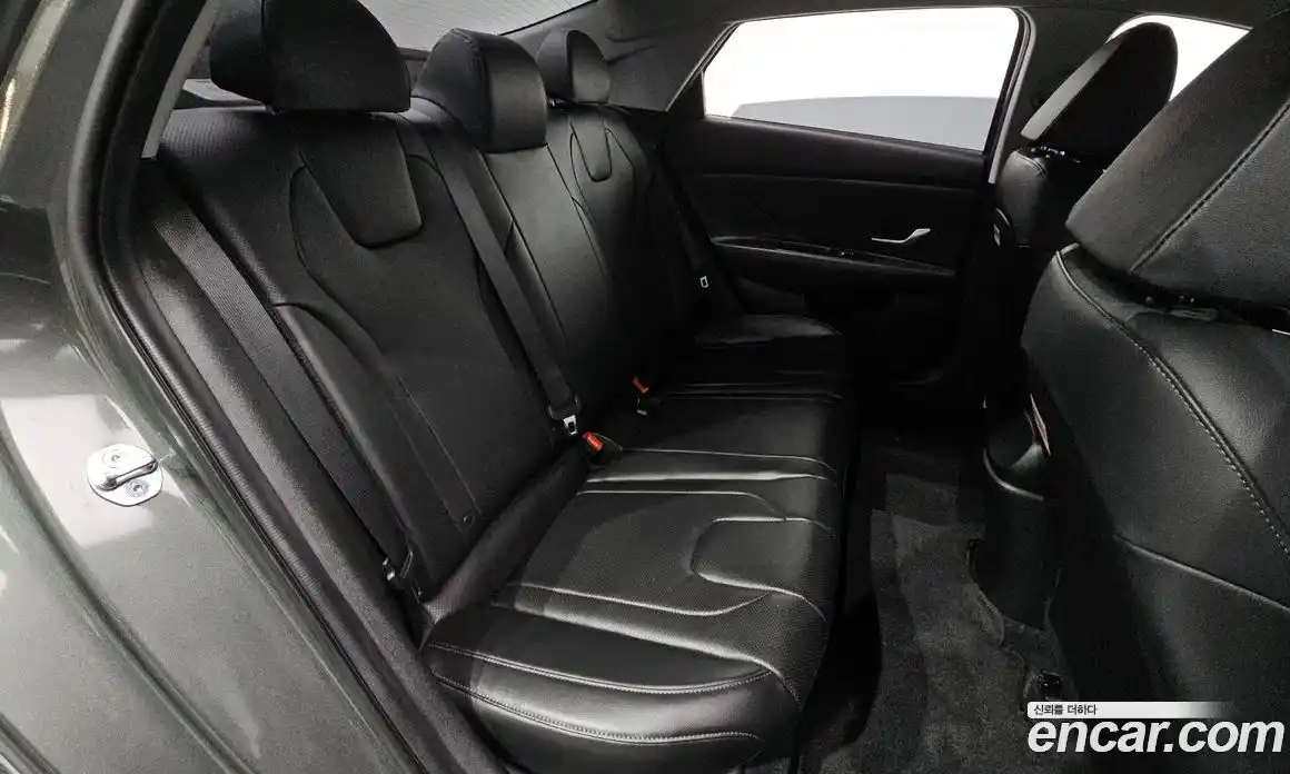 Hyundai Avante 2023 1.6 Автомат в Москве № 111713, фото 14