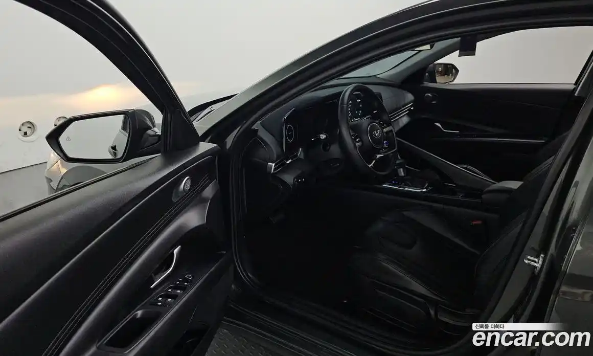 Hyundai Avante 2023 1.6 Автомат в Москве № 111713, фото 9