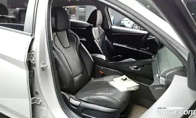 Hyundai Avante 2023 1.6 Автомат в Москве № 124520, миниатюра 9