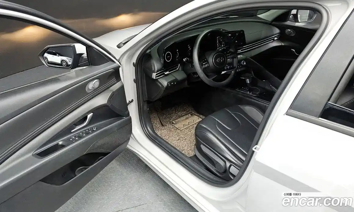 Hyundai Avante 2023 1.6 Автомат в Москве № 124520, фото 10