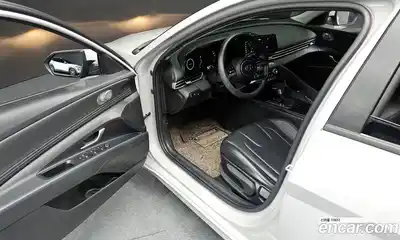 Hyundai Avante 2023 1.6 Автомат в Москве № 124520, миниатюра 10