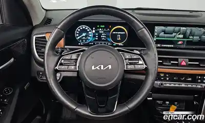 Kia Seltos 2023 1.6 Автомат в Москве № 132009, миниатюра 10