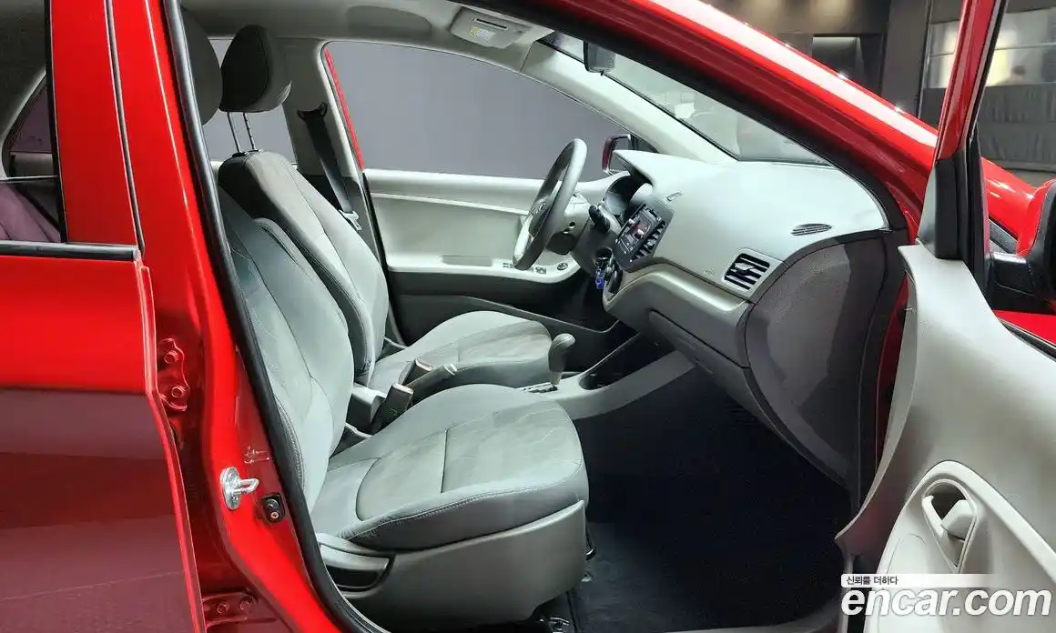 Kia Morning 2013 1.0 Автомат в Москве № 133475, фото 11