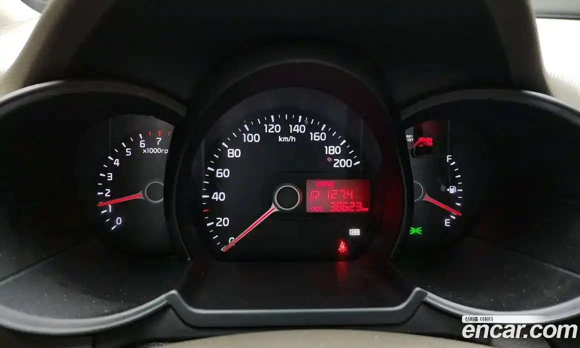 Kia Morning 2013 1.0 Автомат в Москве № 133475, фото 16