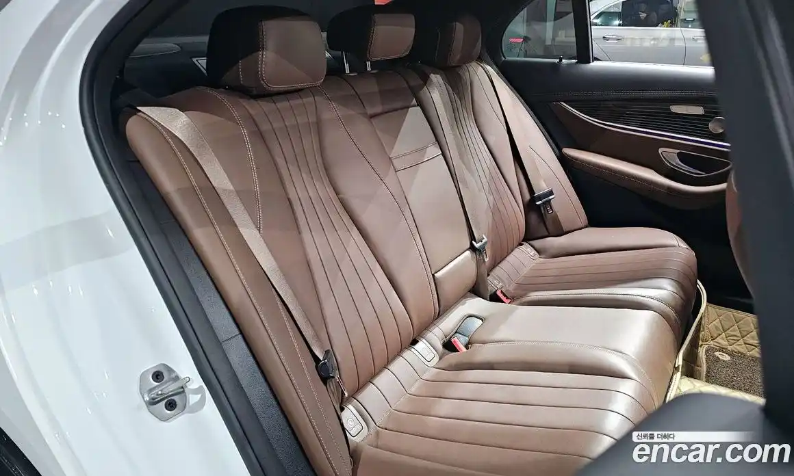 Mercedes-Benz E-Class 2021 3.0 Автомат в Москве № 141268, фото 14