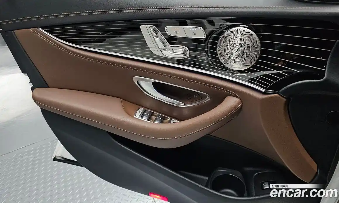 Mercedes-Benz E-Class 2021 3.0 Автомат в Москве № 141268, фото 18