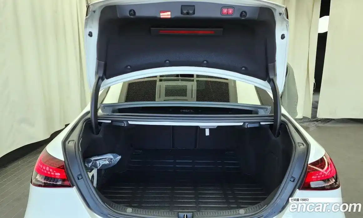 Mercedes-Benz E-Class 2021 2.0 Автомат в Москве № 142416, фото 14