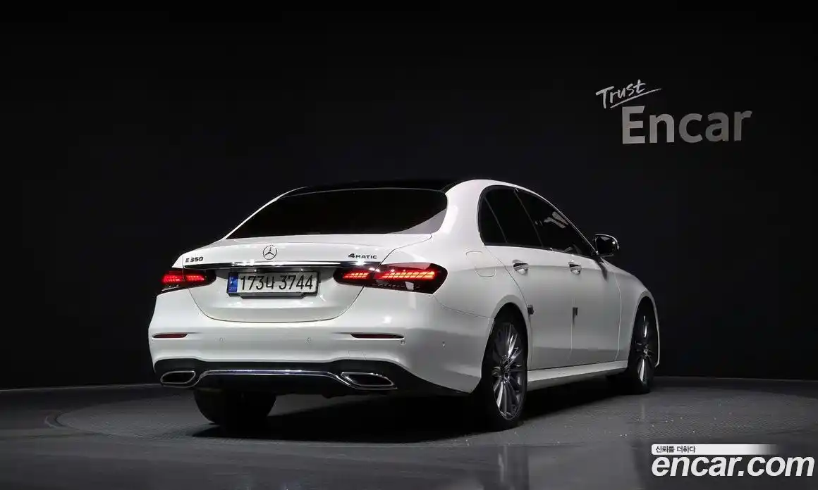 Mercedes-Benz E-Class 2021 2.0 Автомат в Москве № 142416, фото 16