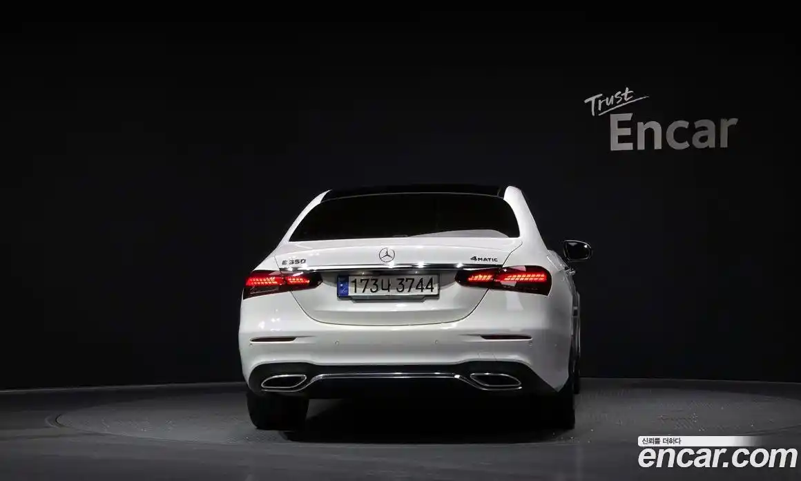 Mercedes-Benz E-Class 2021 2.0 Автомат в Москве № 142416, фото 8