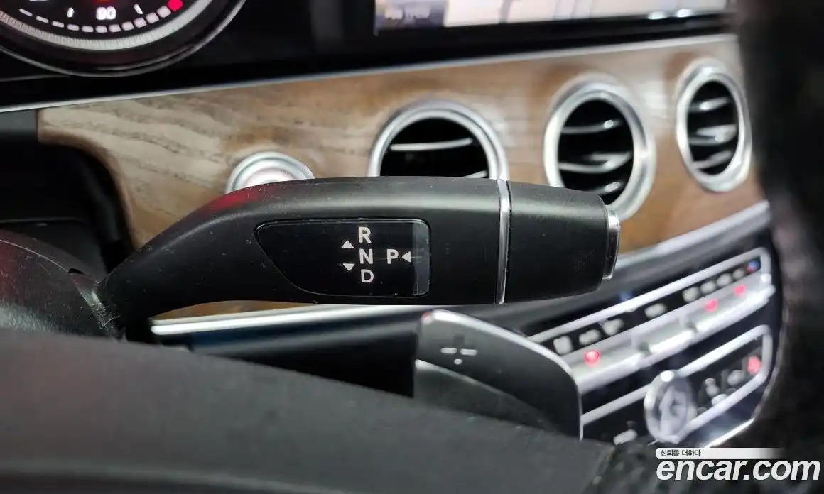 Mercedes-Benz E-Class 2018 1.9 Автомат в Москве № 142565, фото 15