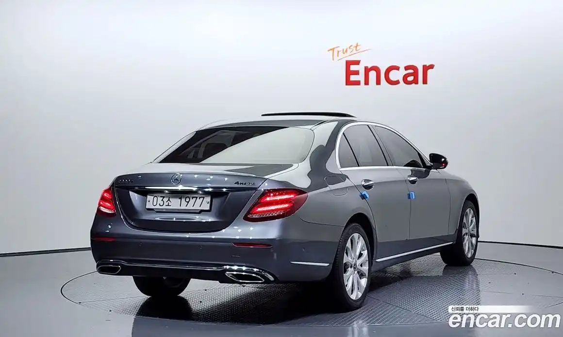 Mercedes-Benz E-Class 2018 1.9 Автомат в Москве № 142565, фото 3