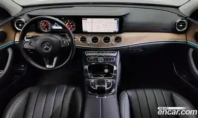 Mercedes-Benz E-Class 2018 1.9 Автомат в Москве № 142565, миниатюра 4