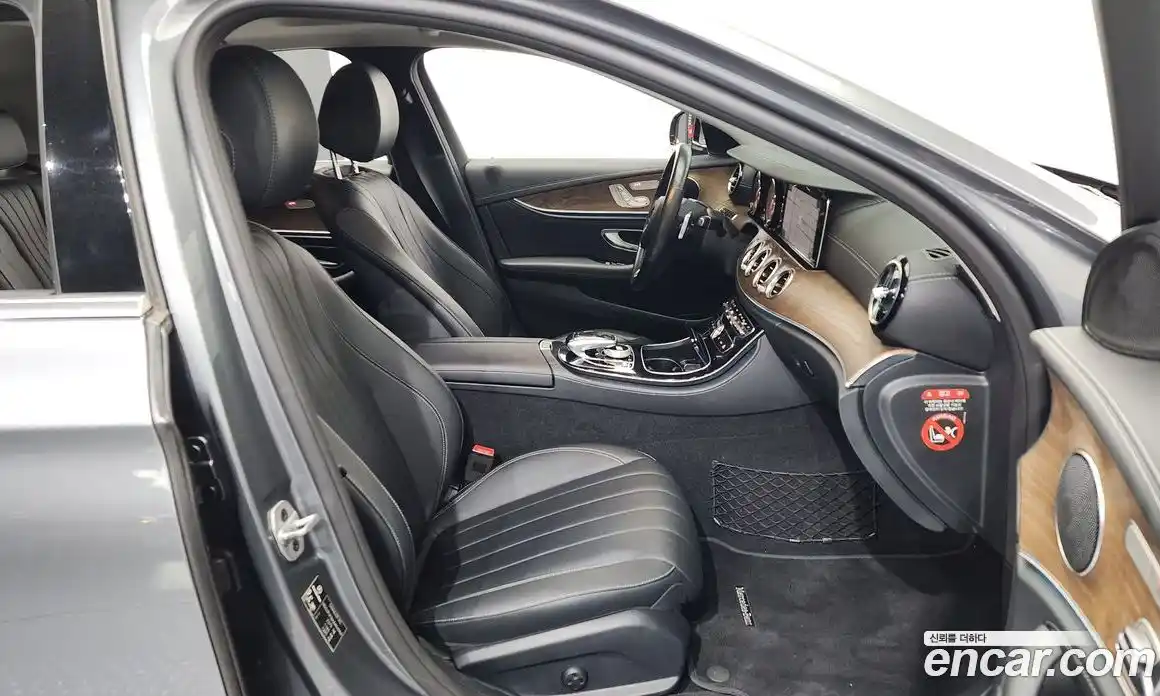 Mercedes-Benz E-Class 2018 1.9 Автомат в Москве № 142565, фото 5