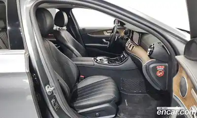 Mercedes-Benz E-Class 2018 1.9 Автомат в Москве № 142565, миниатюра 5