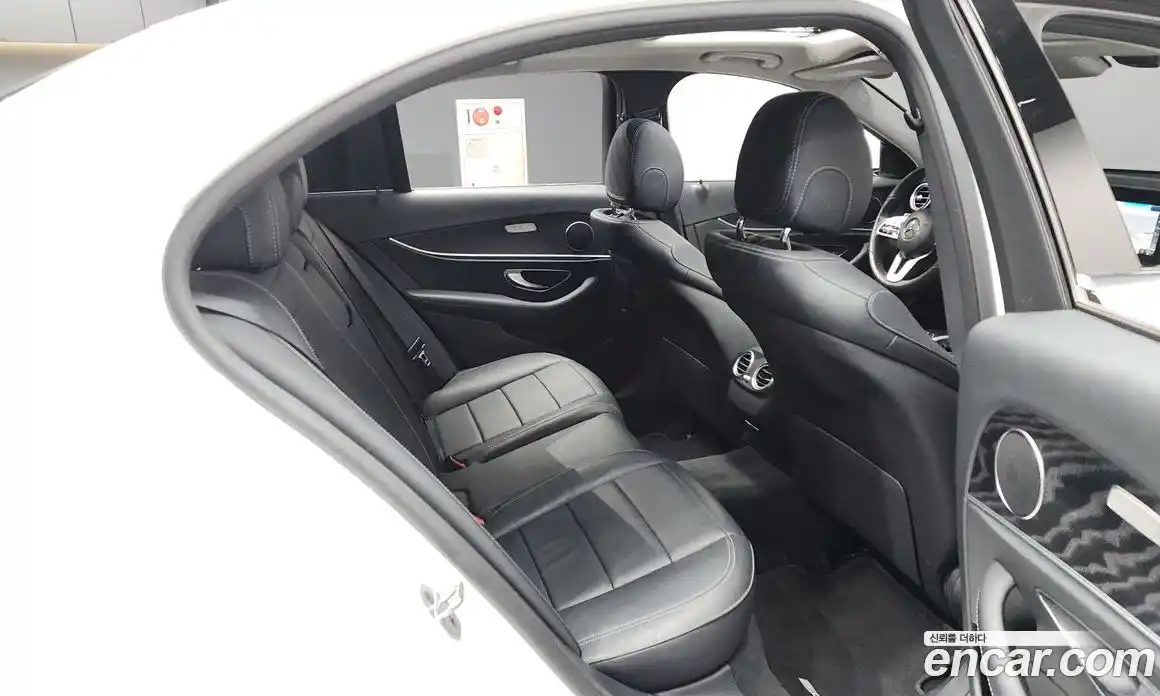 Mercedes-Benz E-Class 2019 1.9 Автомат в Москве № 142729, фото 12